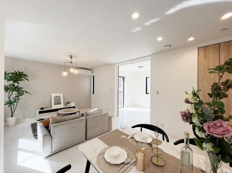 ���̑����ρ@���Ƒ��̉�b���͂��ށA�J���I�ȃ_�C�j���O