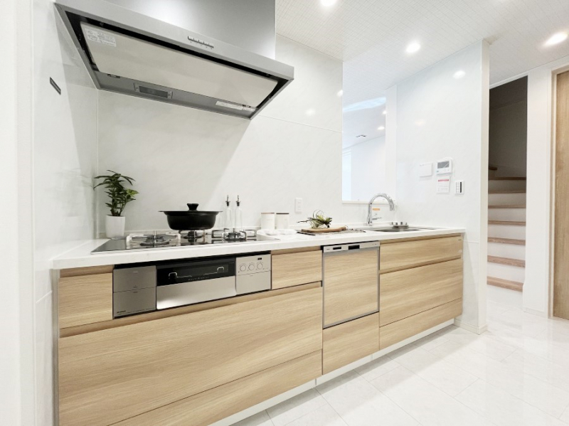 �L�b�`���@�J�E���^�[�z���ɂ��b�������Ȃ��疈���̂������������Ɗy����  