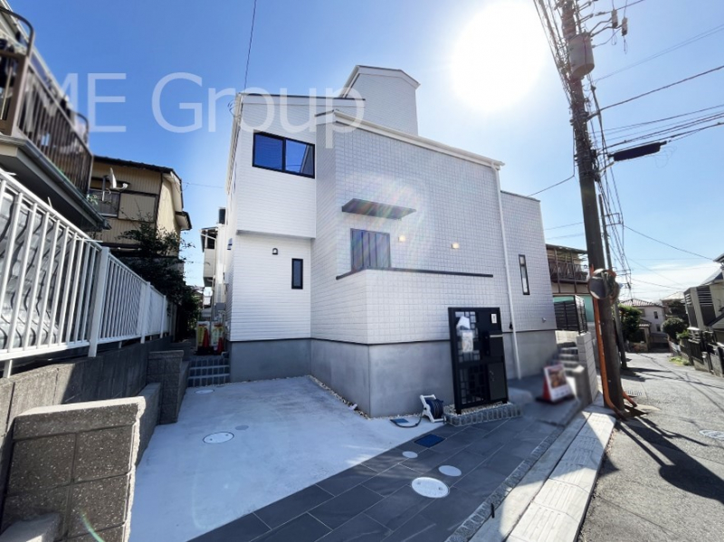 ���n�O�ώʐ^�@�����Ղ�̗z���ƊJ�����ɕ�܂�閾�邢�Z�܂�  