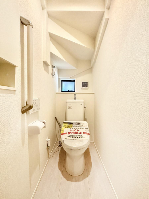 �g�C���@�g�C����1�K��2�K���ꂼ��ɔz�u����Ă��ĂƂĂ��֗��ł��B 