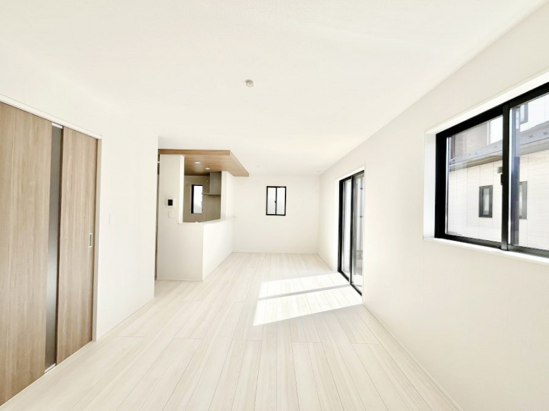 ���r���O�@�Ƒ��c���̎��Ԃ����������Ȃ��났�̃��r���O�_�C�j���O�B    