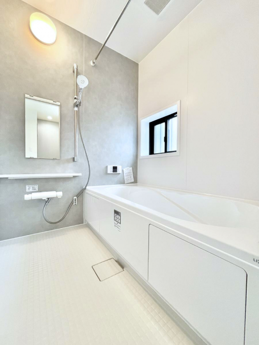 �����@����̔�������Ă���閾�邢�������̂���o�X���[�� 