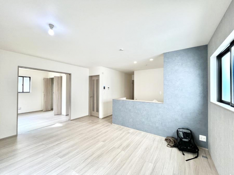 ���r���O�@�������������͋C�̂k�c�j�͉Ƒ��݂�Ȃ̉��K���  