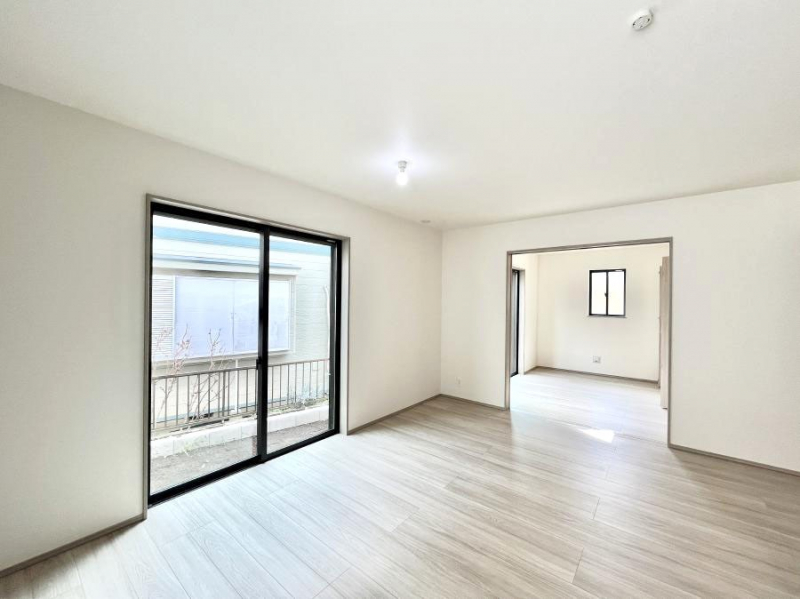 ���̑����ρ@�傫�ȑ����炽���Ղ�̗z���ƕ����������郊�r���O  