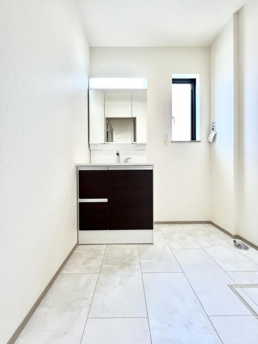 ���ʑ�E���ʏ��@�傫�����₷���O�ʋ��Ő�����������ʑ�́A�g�����Ȃ݃`�F�b�N�┧�̂������ɂ������߂ł��B 