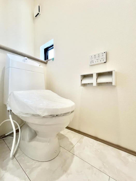 �g�C���@�g�C����1�K��2�K���ꂼ��ɔz�u����Ă��ĂƂĂ��֗��ł��B 