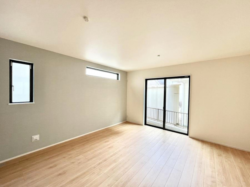 ���r���O�@�傫�ȑ����炽���Ղ�̗z���ƕ����������郊�r���O