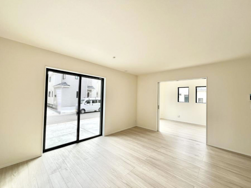 ���̑����ρ@�Ƒ��̏Ί炪���R�Ɛ��܂�Ă���A����ȕ��͋C�̃_�C�j���O�Ɏd�オ���Ă��܂��B