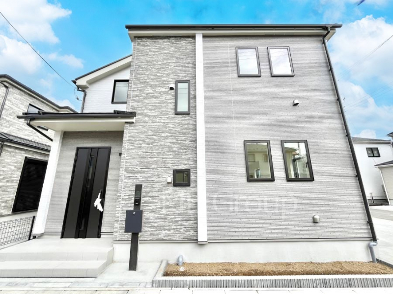 ���n�O�ώʐ^�@�������ꂽ�O�ρA�㎿�ȏZ��Ԃ��L���鎺���͉i�����S���ĉ߂�����Z���ł��B 