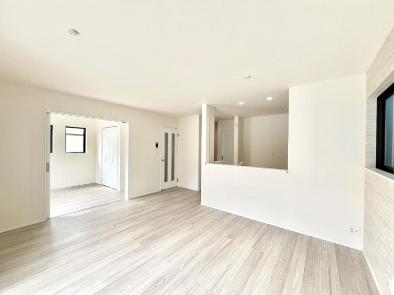 ���r���O�@�������������͋C�̂k�c�j�͉Ƒ��݂�Ȃ̉��K���  