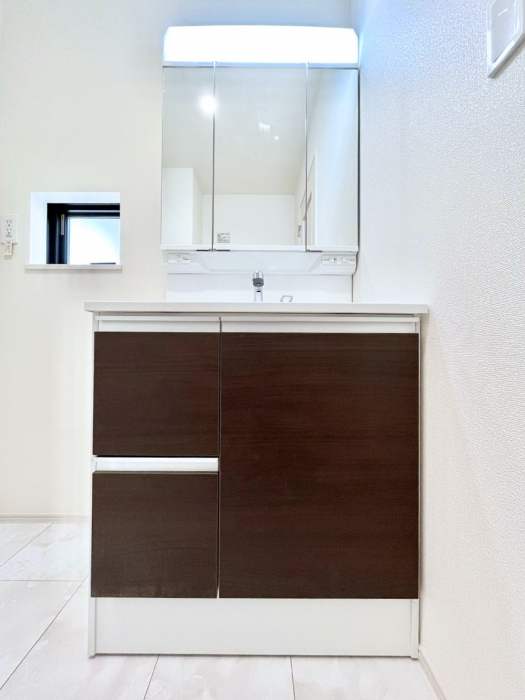 ���ʑ�E���ʏ��@�傫�����₷���O�ʋ��Ő�����������ʑ�́A�g�����Ȃ݃`�F�b�N�┧�̂������ɂ������߂ł��B 