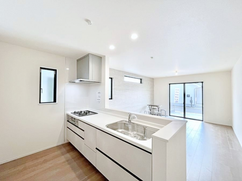 �L�b�`���@�J�E���^�[�z���ɂ��b�������Ȃ��疈���̂������������Ɗy����