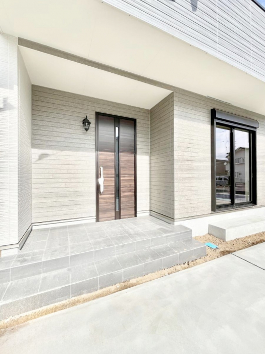 ���ց@��؂ȉƑ��A���q���o�}���錺�ցB