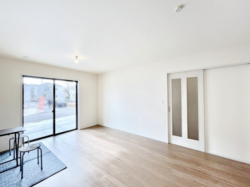 ���r���O�@���邢�z���������A�����̕��͋C�ɖ�������郊�r���O�E�_�C�j���O�B �@