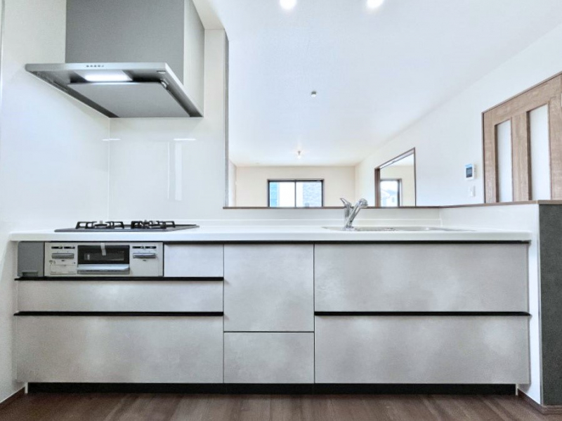 �L�b�`���@�������������I�ɁA�y�����I�V�X�e���L�b�`��  