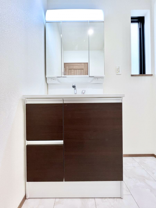 ���ʑ�E���ʏ��@�傫�����₷���O�ʋ��Ő�����������ʑ�́A�g�����Ȃ݃`�F�b�N�┧�̂������ɂ������߂ł��B 