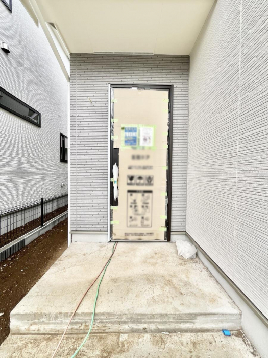 ���ց@��؂ȉƑ��A���q���o�}���錺�ցB