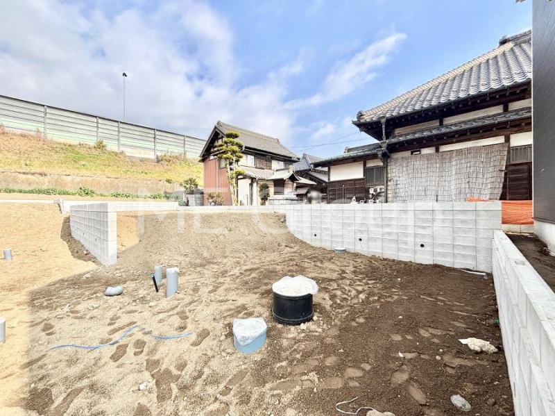 ���n�O�ώʐ^�@�����Ղ�̗z���ƊJ�����ɕ�܂�閾�邢�Z�܂�