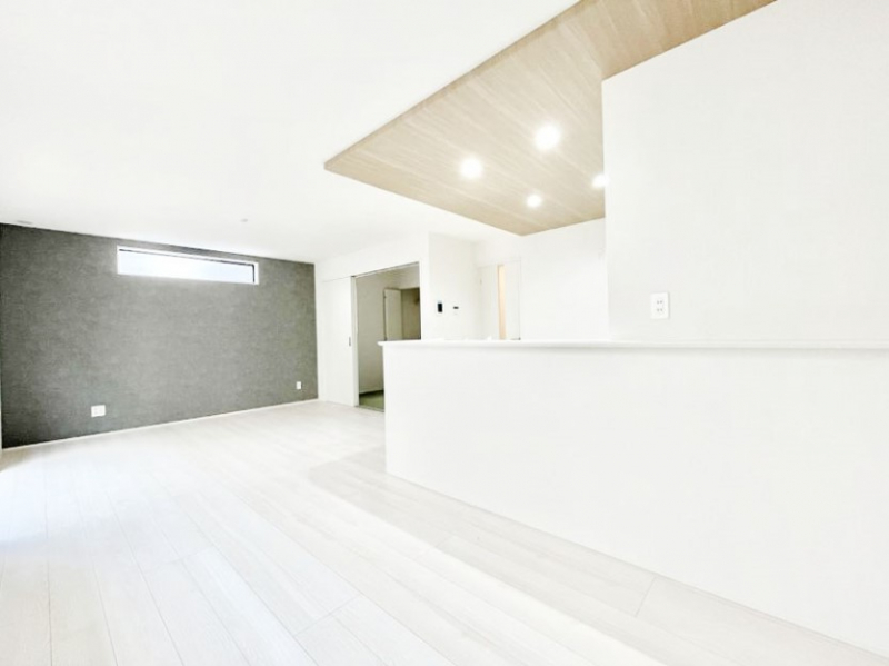 ���̑����ρ@�Ƒ��̏Ί炪���R�Ɛ��܂�Ă���A����ȕ��͋C�̃_�C�j���O�Ɏd�オ���Ă��܂��B