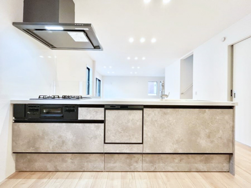 �L�b�`���@���r���O�����n����l�C�̃J�E���^�[�L�b�`���B �Ƒ��������Ȃ���Ǝ������邱�Ƃ��ł��܂��B