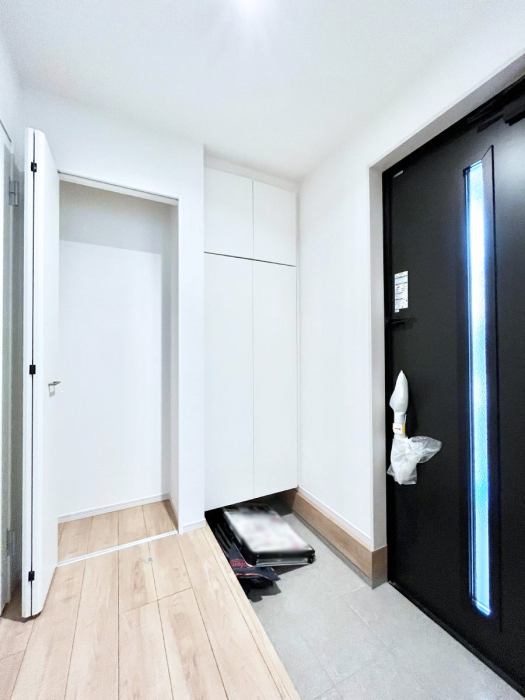 ���ց@�K���X�X���b�g�̓��������փh�A�������Ɍ���͂��Ă���܂�