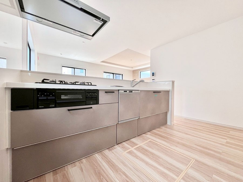 �L�b�`���@���������Ȃ���ł����Ƒ��Ƃ̉�b���y���߂�ΖʃL�b�`��