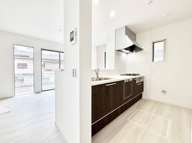 �L�b�`���@���������Ȃ��炲�Ƒ��Ƃ̉�b���y���߂�ΖʃJ�E���^�[�L�b�`��