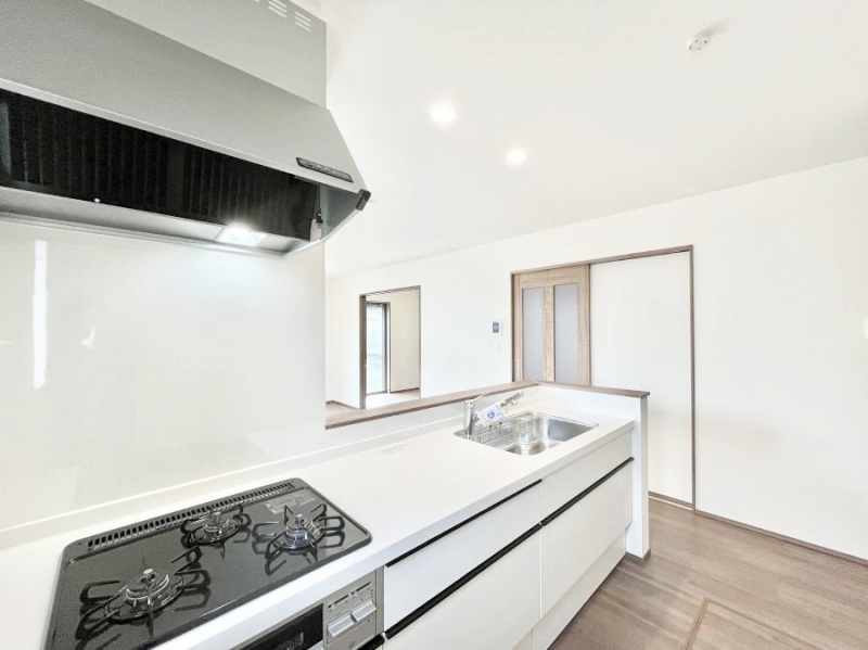 �L�b�`���@�J�E���^�[�z���ɂ��b�������Ȃ��疈���̂������������Ɗy����