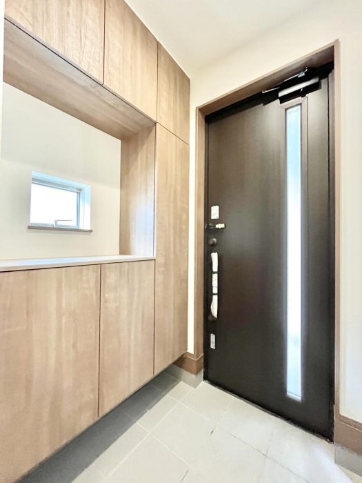 ���ց@�K���X�X���b�g�̓��������փh�A�������Ɍ���͂��Ă���܂�