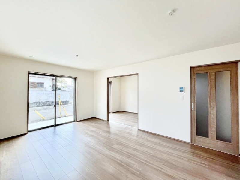 ���r���O�@���邢�z���������A�����̕��͋C�ɖ�������郊�r���O�_�C�j���O