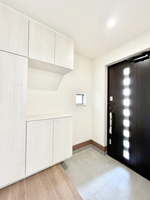 ���ց@�K���X�X���b�g�̓��������փh�A�������Ɍ���͂��Ă���܂�