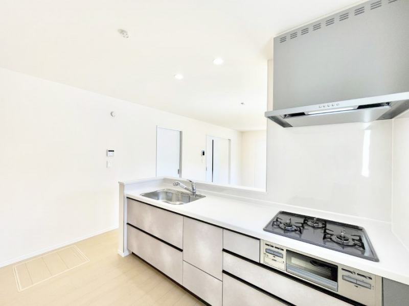 �L�b�`���@���������Ȃ���ł����Ƒ��Ƃ̉�b���y���߂�ΖʃL�b�`��