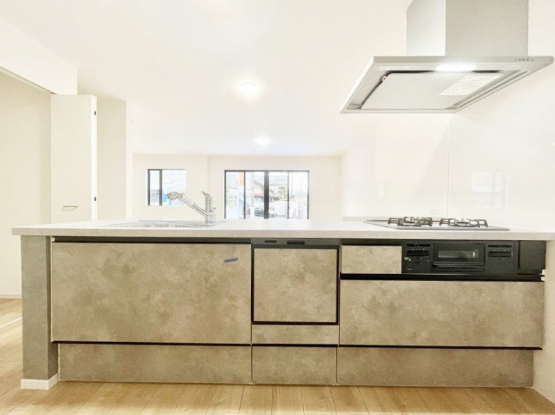 �L�b�`���@�������������I�ɁA�y�����I�V�X�e���L�b�`��