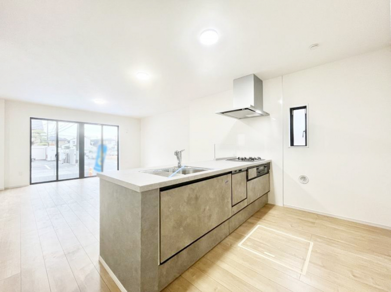 �L�b�`���@���������Ȃ��炲�Ƒ��Ƃ̉�b���y���߂�ΖʃJ�E���^�[�L�b�`��