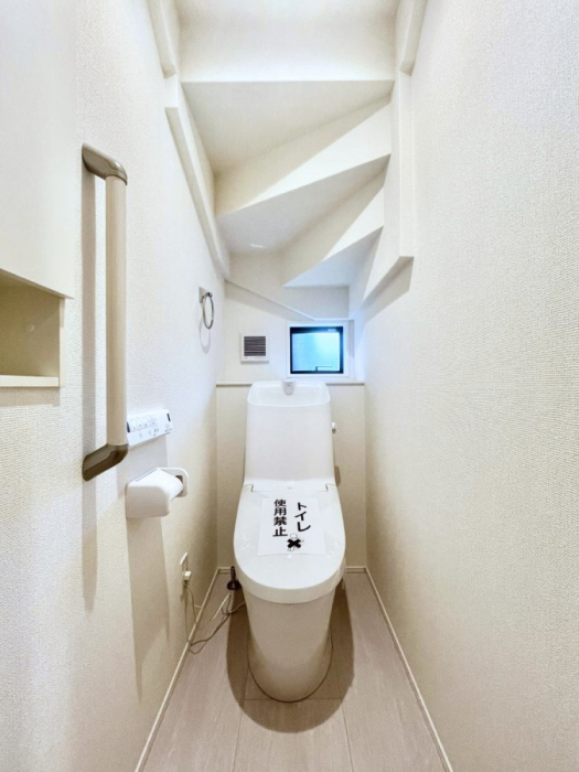 �g�C���@�g�C����1�K��2�K���ꂼ��ɔz�u����Ă��ĂƂĂ��֗��ł��B 