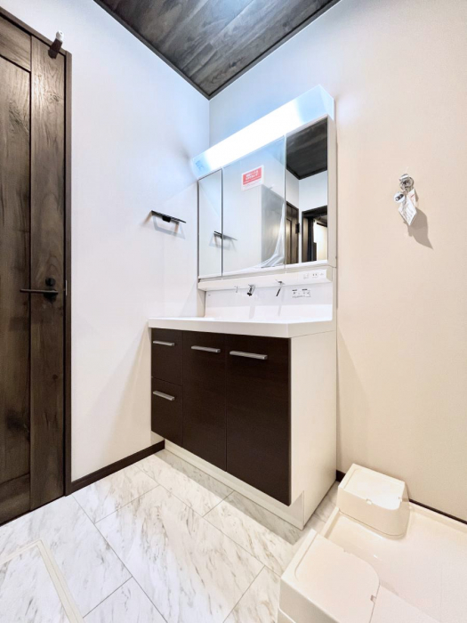 ���̑��@�������̂�����K��Ԃł��B�����̐g�x�x���C�����ǂ����g�������܂��B 