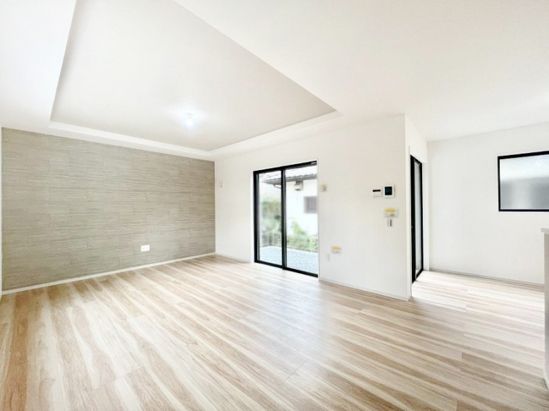 ���̑����ρ@�Ƒ��̏Ί炪���R�Ɛ��܂�Ă���A����ȕ��͋C�̃_�C�j���O�Ɏd�オ���Ă��܂�