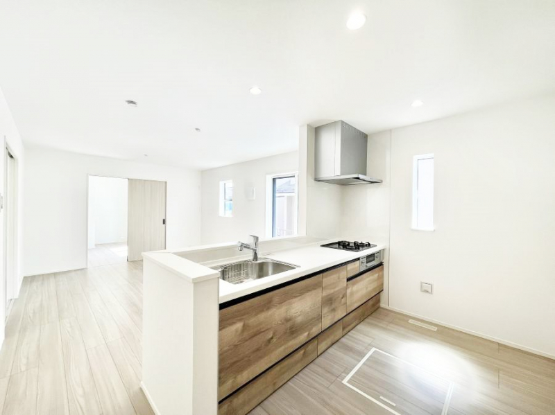 �L�b�`���@���������Ȃ���ł����Ƒ��Ƃ̉�b���y���߂�ΖʃL�b�`��