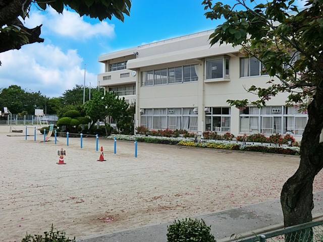 ���ӊ��@���w�Z 400m �䑷�q�s���V�؏��w�Z