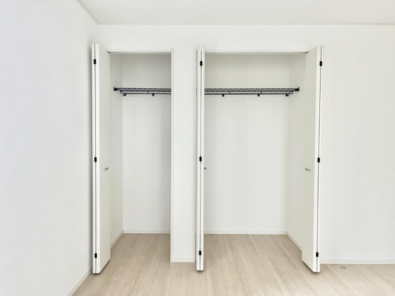 ���[�@�m���̃N���[�[�b�g�B���s��������̂Ō���̈ߗނ�����������܂�܂��B