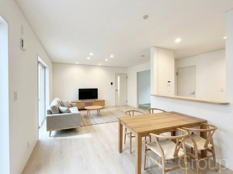 ���r���O�@���Ƒ��̓��₩�Șb�����ŕ�܂�閾�邢���r���O  ���Ƌ��CG�ł�