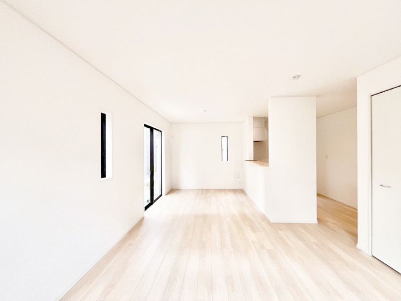 ���̑����ρ@�Ƒ��̏Ί炪���R�Ɛ��܂�Ă���A����ȕ��͋C�̃_�C�j���O�Ɏd�オ���Ă��܂��B