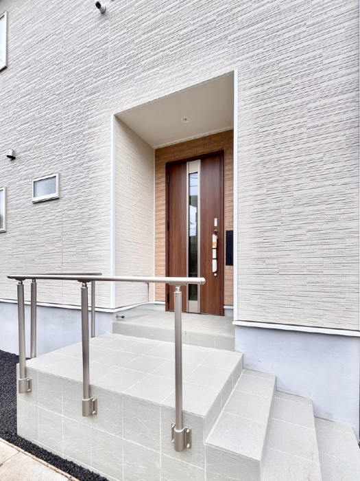 ���ց@��؂ȉƑ��A���q���o�}���錺�ցB