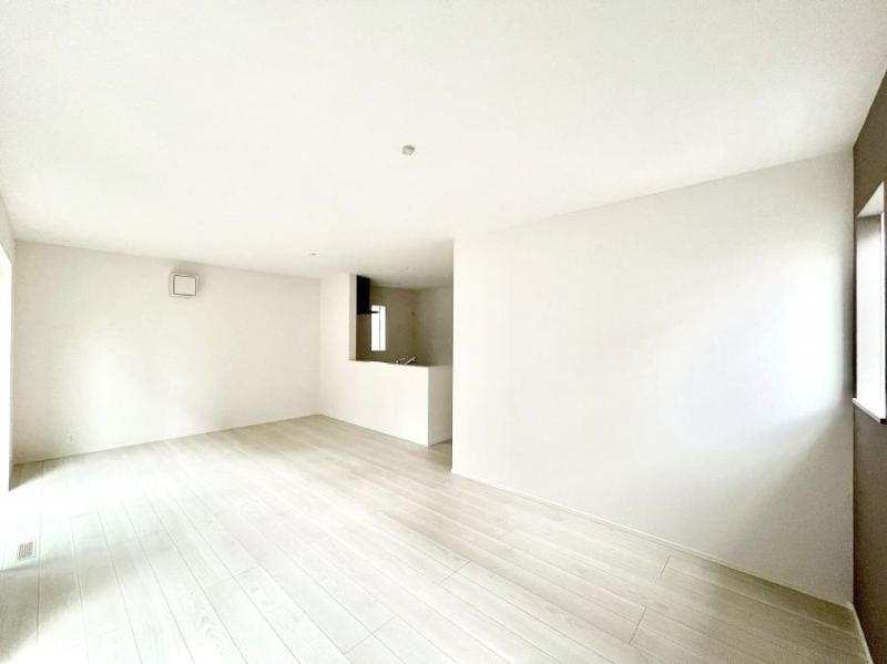 ���r���O�@�������������͋C�̂k�c�j�͉Ƒ��݂�Ȃ̉��K���  