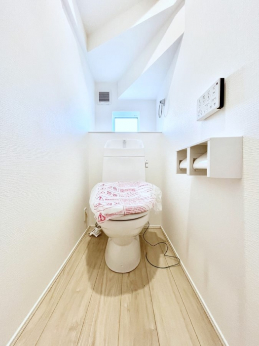 �g�C���@�g�C����1�K��2�K���ꂼ��ɔz�u����Ă��ĂƂĂ��֗��ł��B 