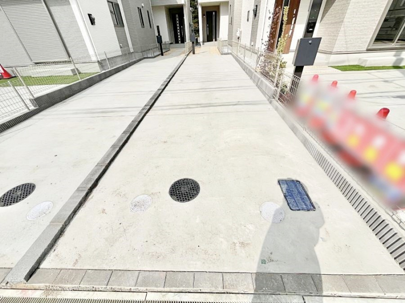 �@2��i�Ԏ�ɂ��j���ԉI���Ƒ��݂�Ȃ̎��]�Ԃ��u����L�X�J�[�X�y�[�X�B