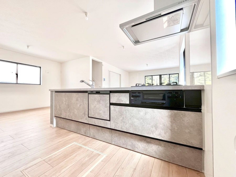 �L�b�`���@���������Ȃ���ł����Ƒ��Ƃ̉�b���y���߂�ΖʃL�b�`��