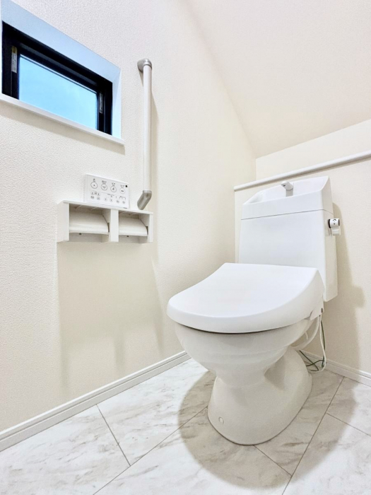 �g�C���@�g�C����1�K��2�K���ꂼ��ɔz�u����Ă��ĂƂĂ��֗��ł��B 