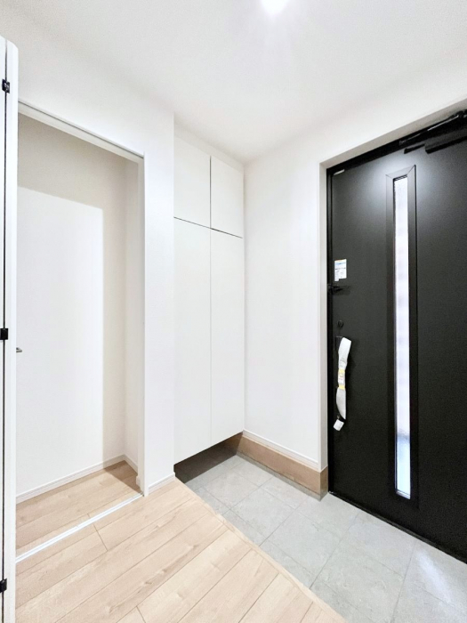 ���ց@�K���X�X���b�g�̓��������փh�A�������Ɍ���͂��Ă���܂�