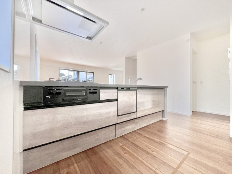 �L�b�`���@���r���O�ŗV�Ԃ��q�l�������Ȃ��炨�������ł���ΖʃL�b�`���B  